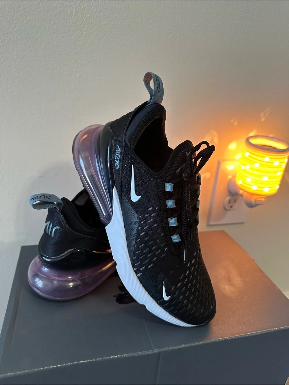 Nike Air Max 270 Women’s Black with Purple Air Unit Sneakers, Size 7